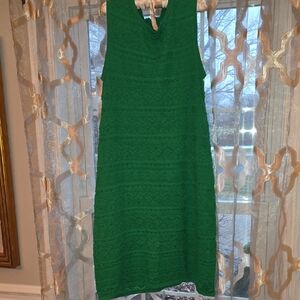 Green Lace Sleeveless V-Neck Dress